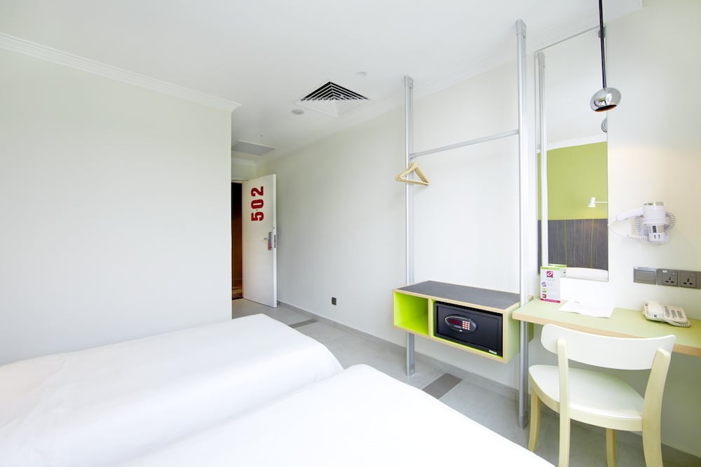 Twin Room With Window photo 3