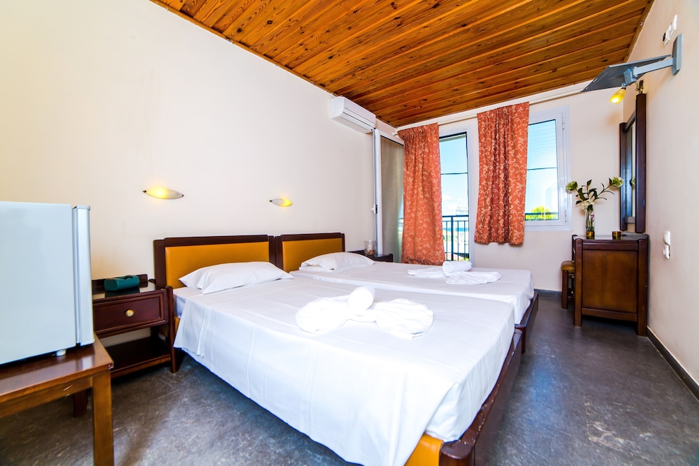 Standard Room, Partial Sea View