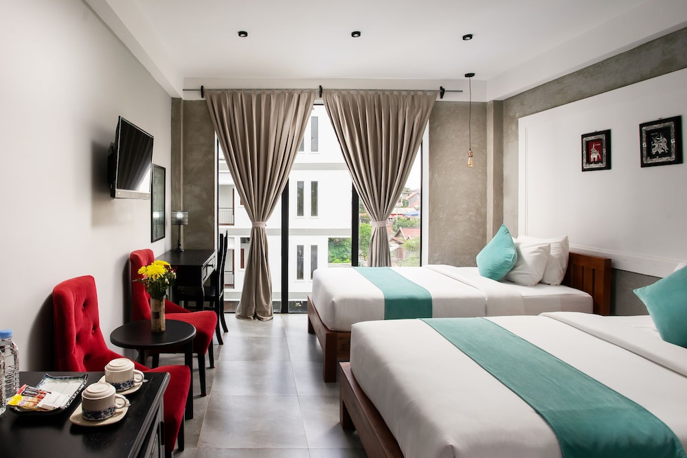 Deluxe Twin Room, Pool Access, Pool View photo 1