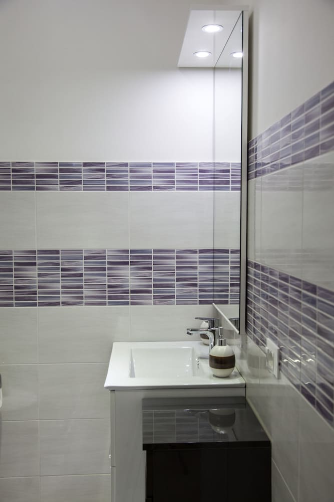 Elite Room (Violet) photo 3