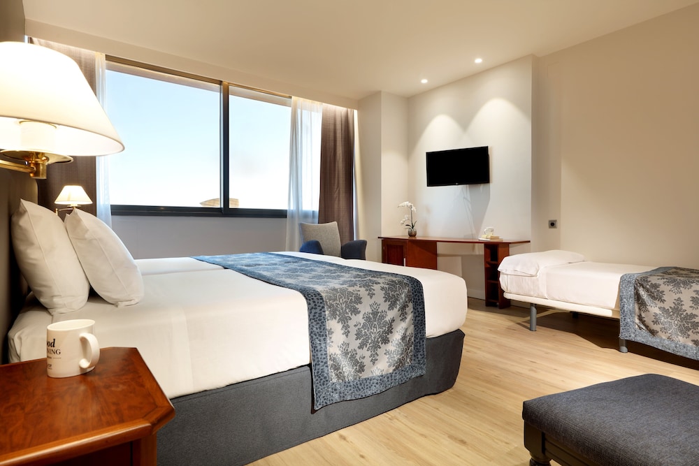 Double or Twin Room - Photo 6