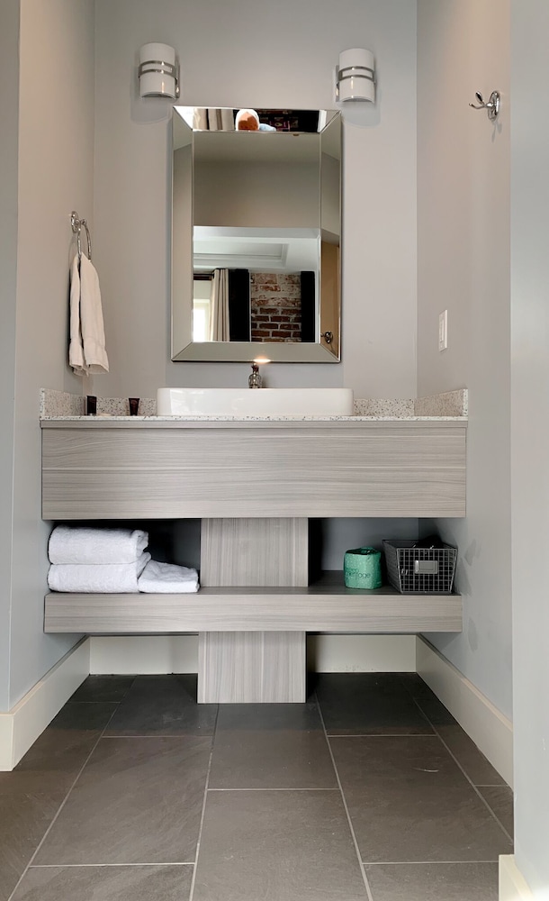 Economy Quadruple Room