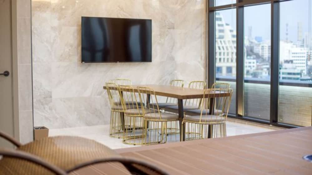 Penthouse photo 3