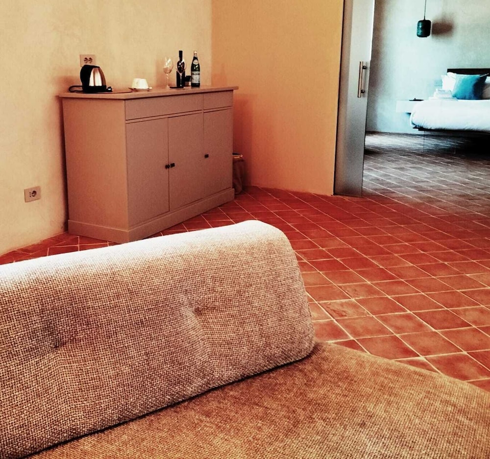 Premium Studio Suite photo 2