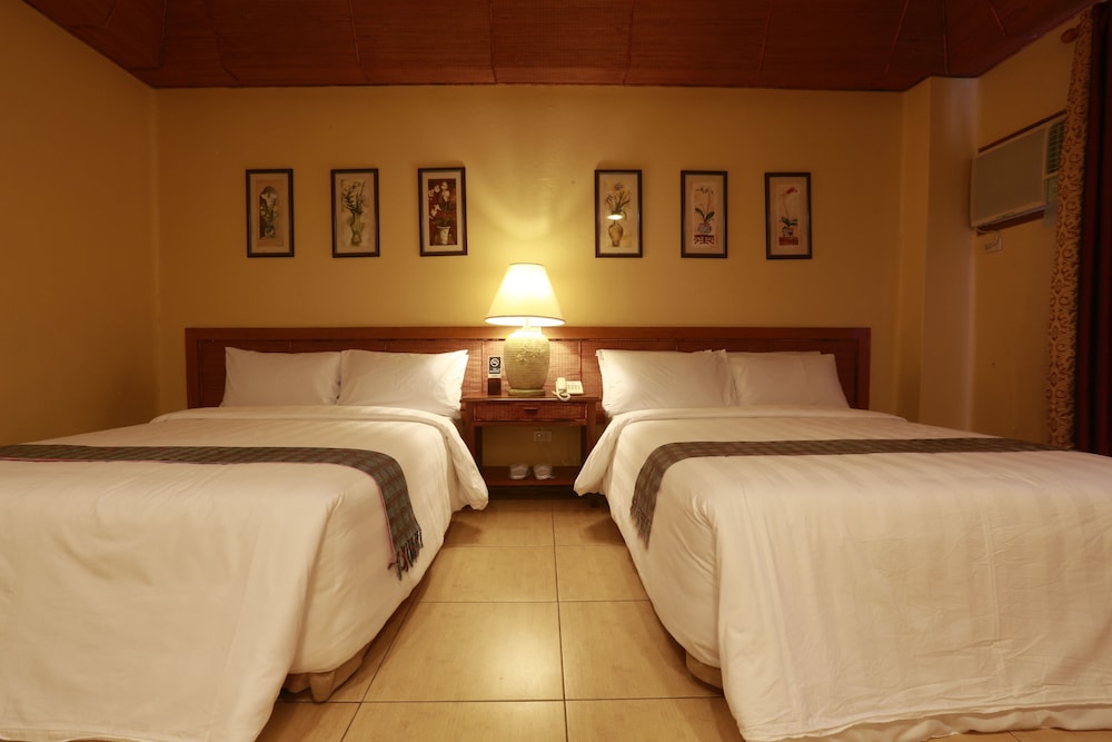 Executive Suite - Photo 2