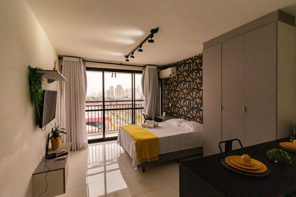 Apartment, Smoking