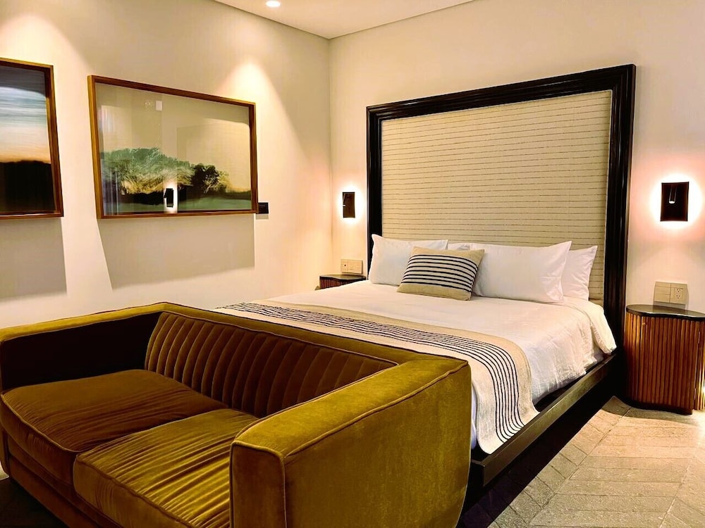 King Size Room Gray