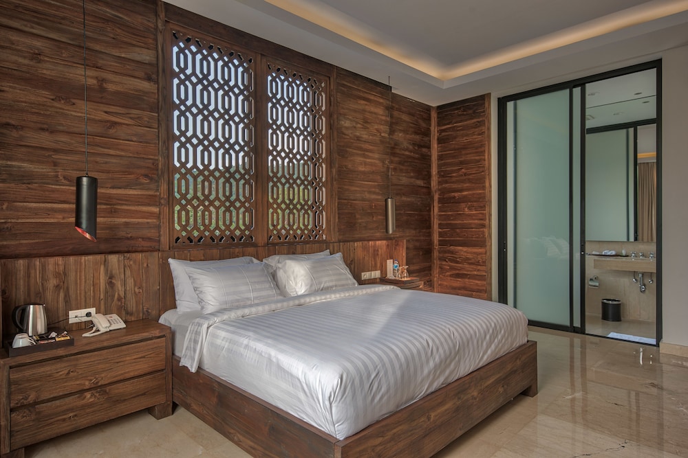 Deluxe Double Room, Non Smoking, Hill View photo 3