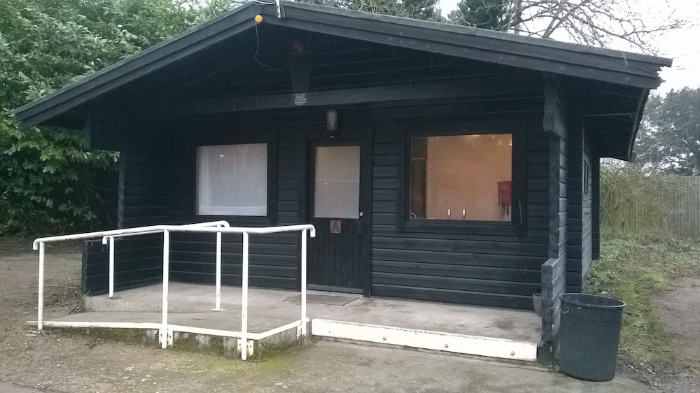 Chalets aan de rivier van Broxbourne, Foto 2