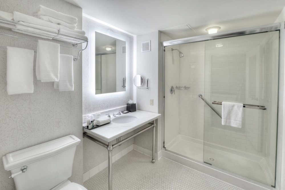 Executive Suite, 1 King Bed - Photo 12