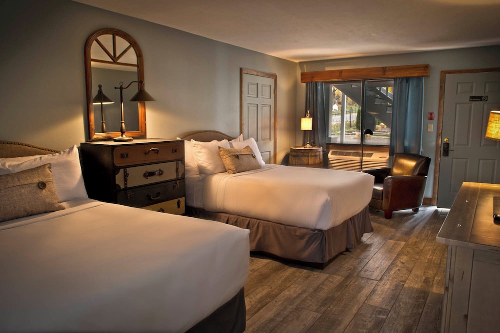 12 Carriage House - 2 Full Beds