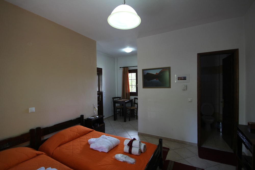 Triple Room, 1 Bedroom