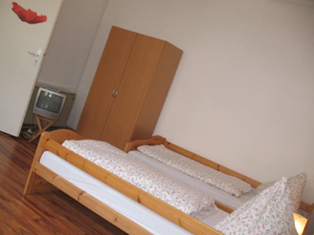 Triple Room, Shared Bathroom photo 2