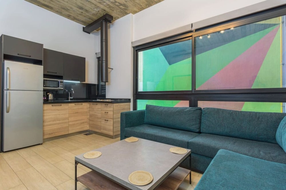 Amine 201, 1-BR in Mar Mikhael