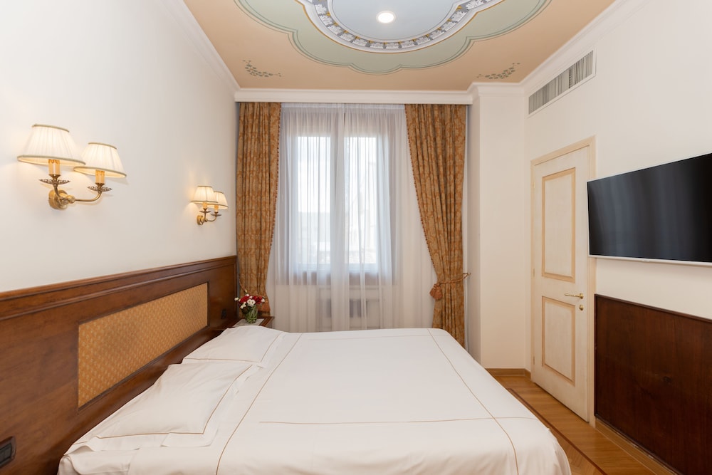 Double or Twin Room (Smart)