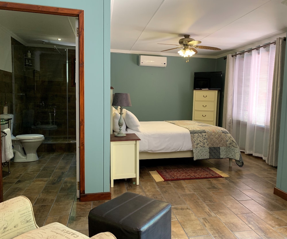 Comfort Room photo 2