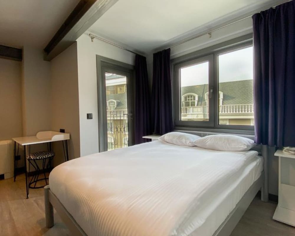 Deluxe Room, Balcony photo 1