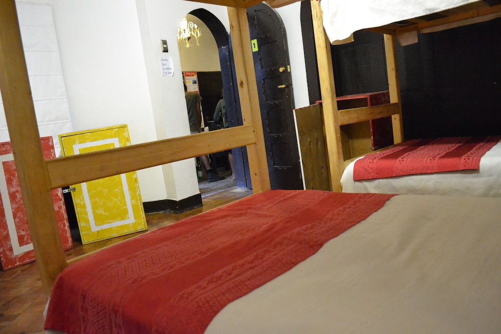 Shared Dormitory, Mixed Dorm, Private Bathroom (6 Beds) photo 3