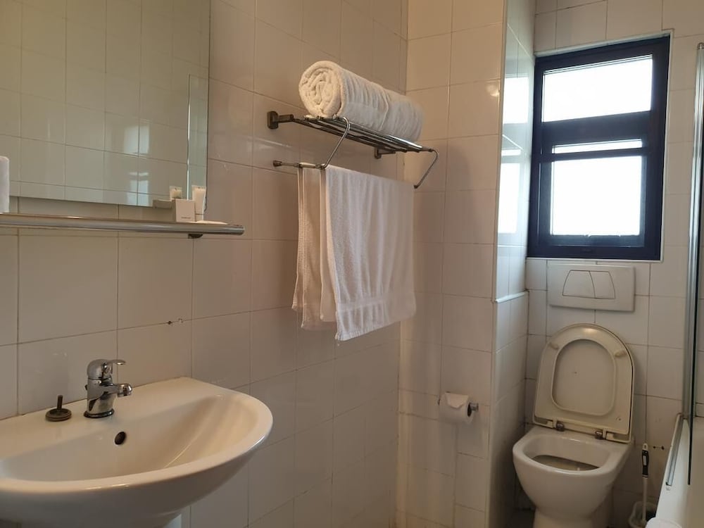 Standard Suite - Photo 3