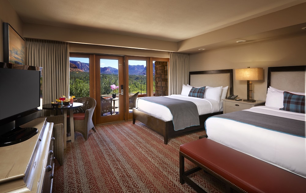 Deluxe Suite, 2 Queen Beds (Junior) photo 3