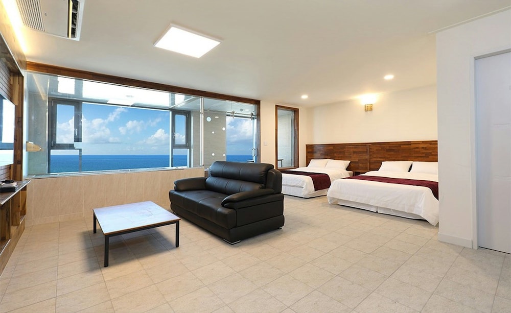 Villa, Ocean View (#201)