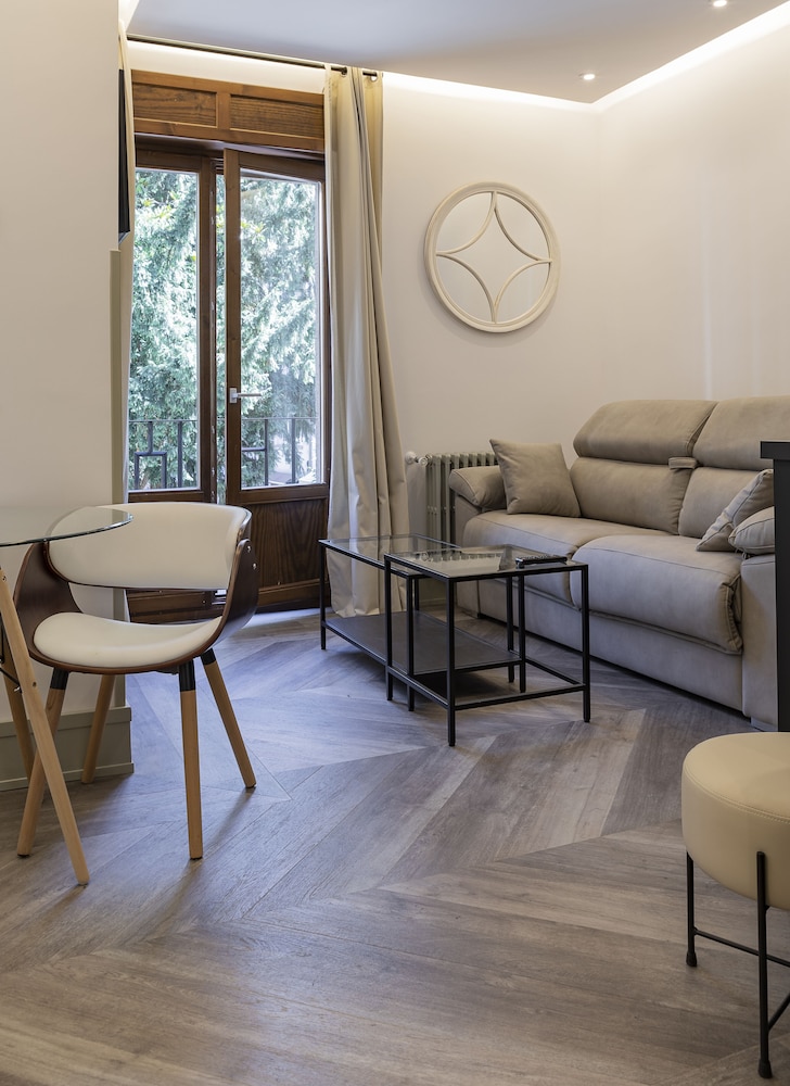 Premium Studio Suite photo 2