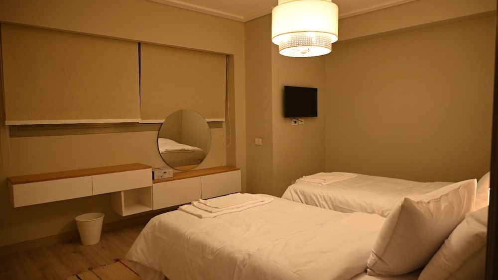 Family Studio Suite, Garden View