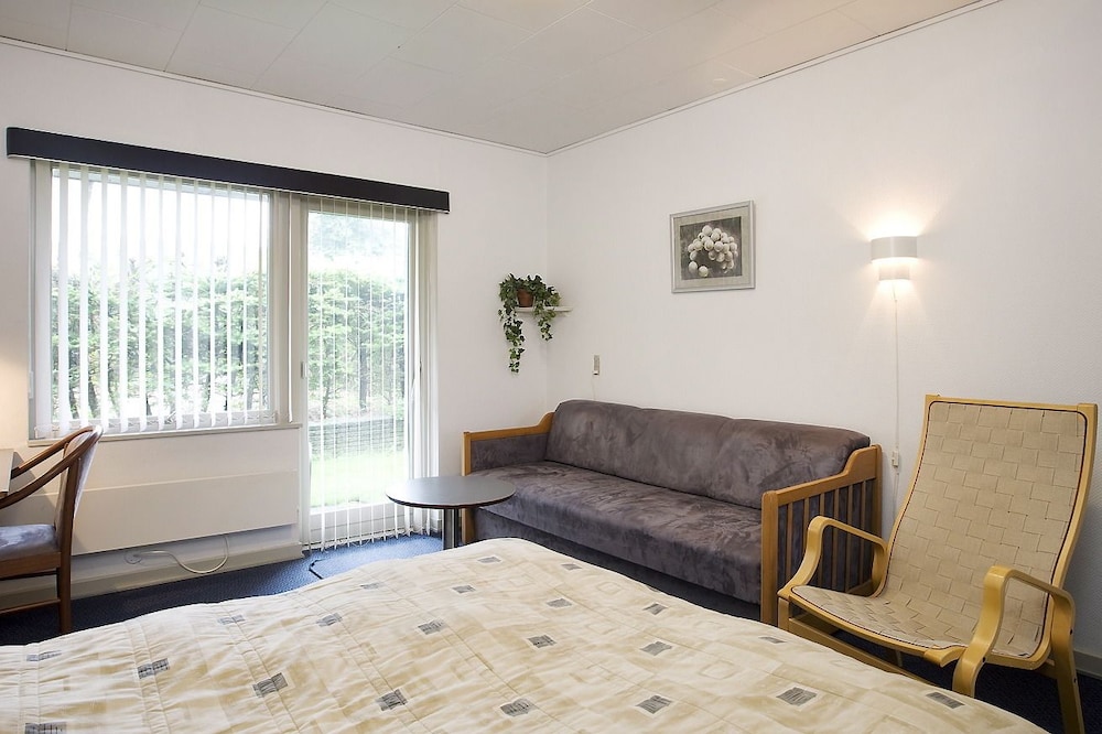 Family Room, Terrace photo 1