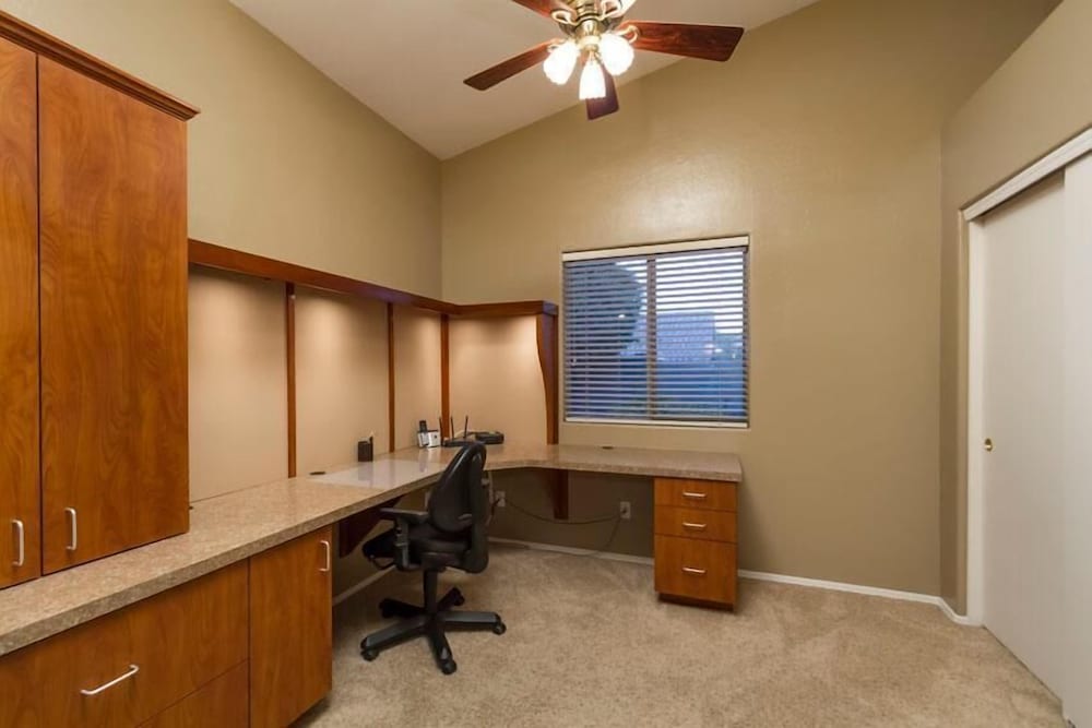Condo, 2 Bedrooms photo 2