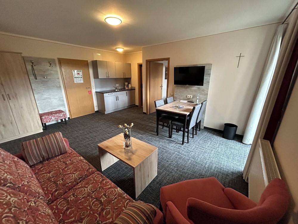Suite, 2 Bedrooms, Kitchenette