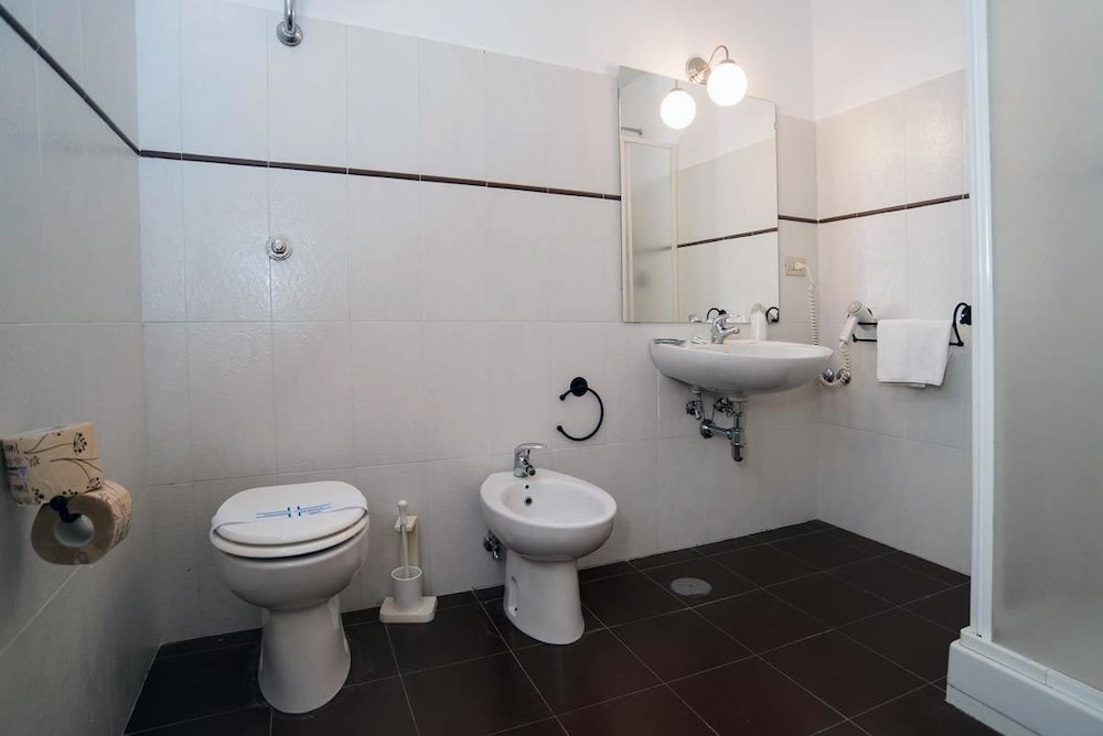 Standard Quadruple Room photo 2
