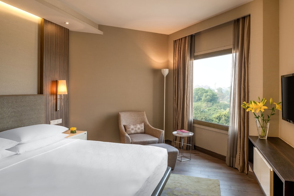 Suite, 1 King Bed (Regency) - Photo 5