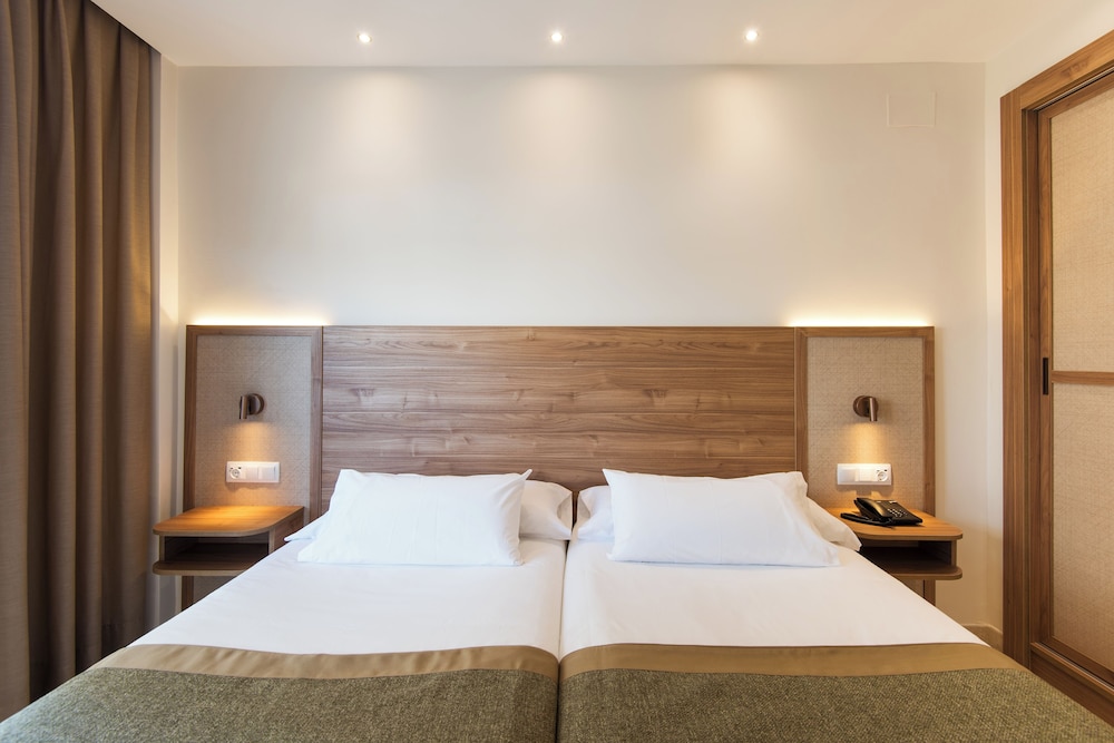 Double room with terrace, sea lateral view and Málaga - Photo 3