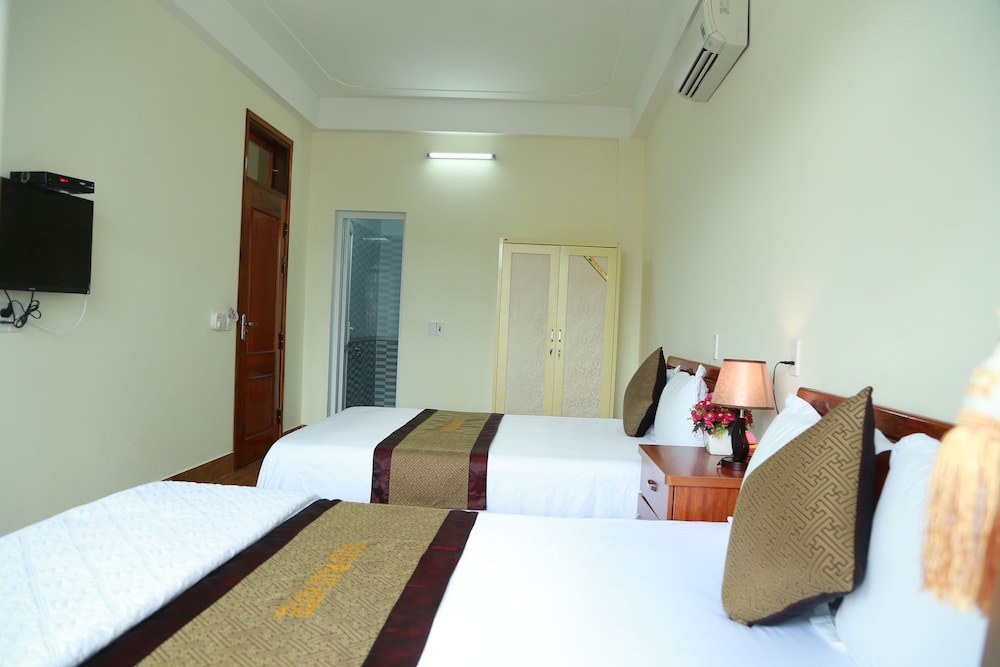 Standard Double Room, 2 Queen Beds, Mountain View photo 2