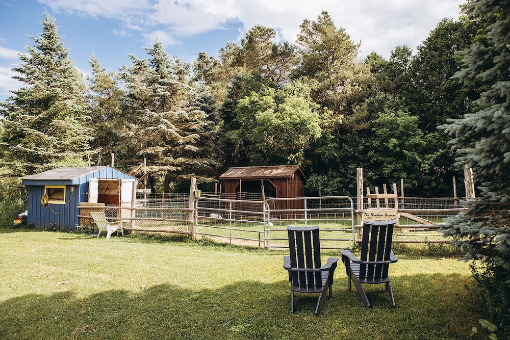 Romantic Cabin, 1 Double Bed, Garden View photo 2