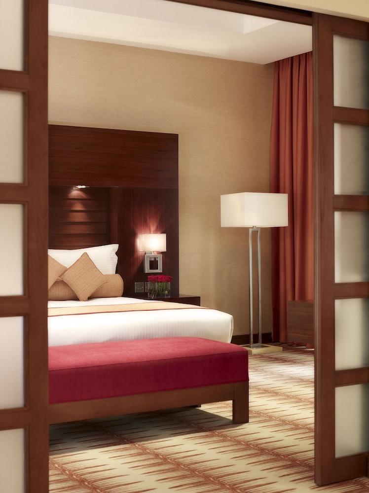Suite, 1 Bedroom, Balcony - Photo 3