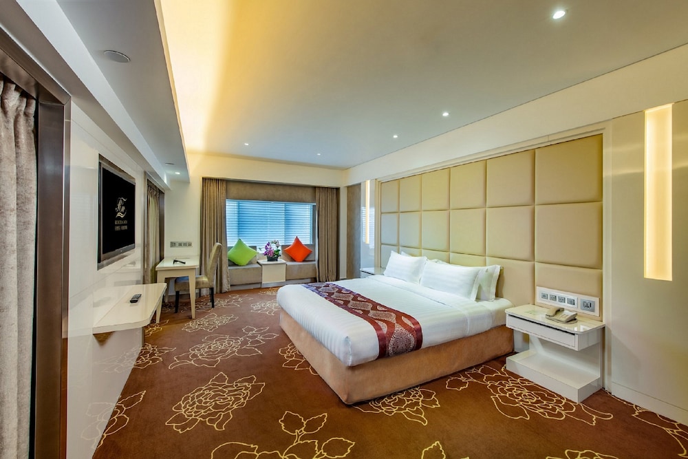 Deluxe Room - Photo 1