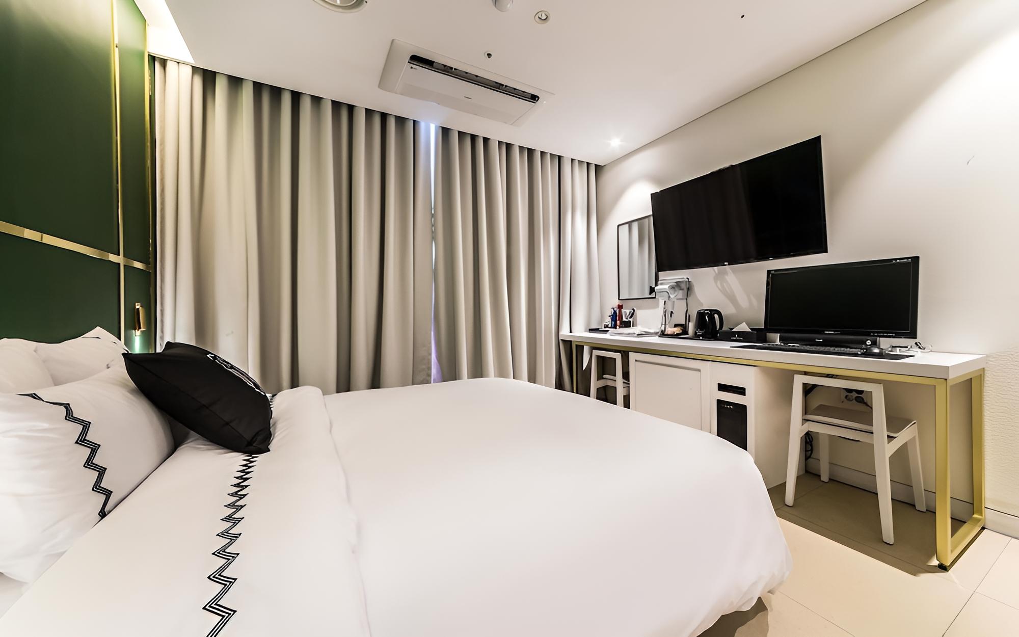 Room (Deluxe double)