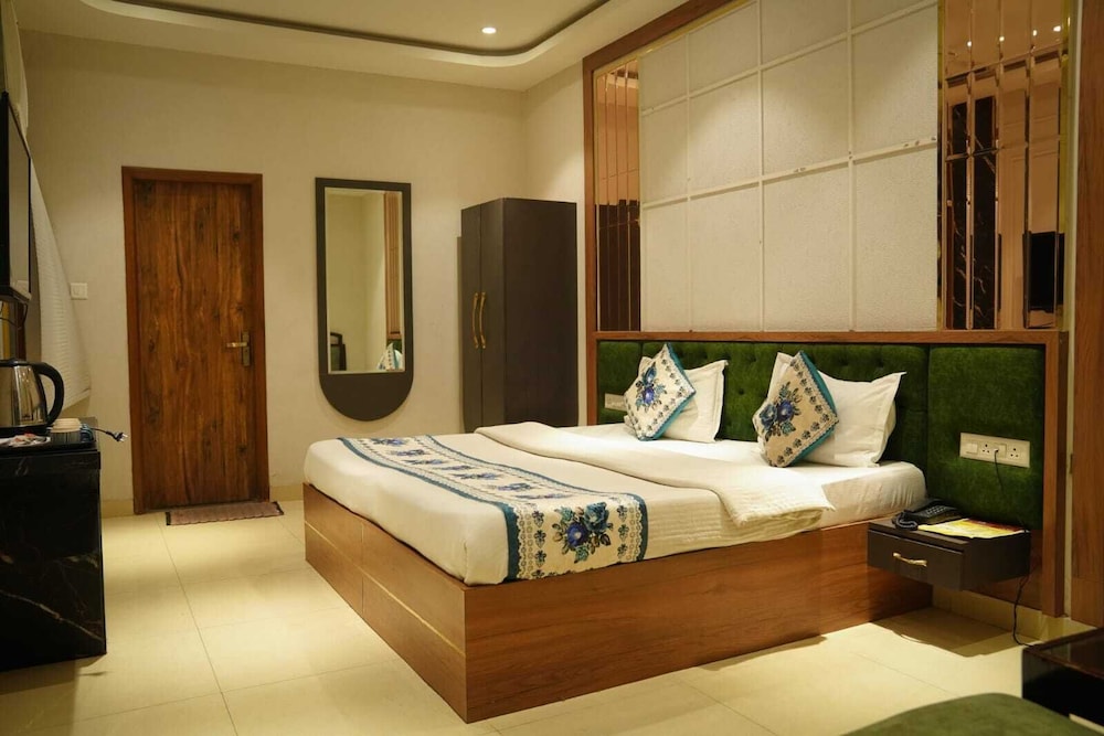 Super Deluxe Room