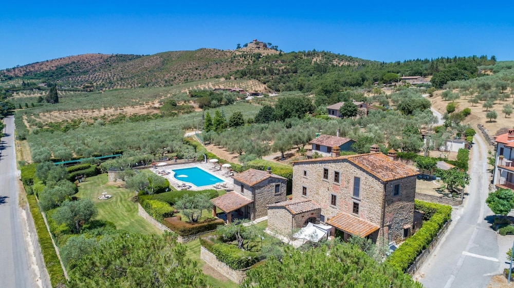 Villa photo 3