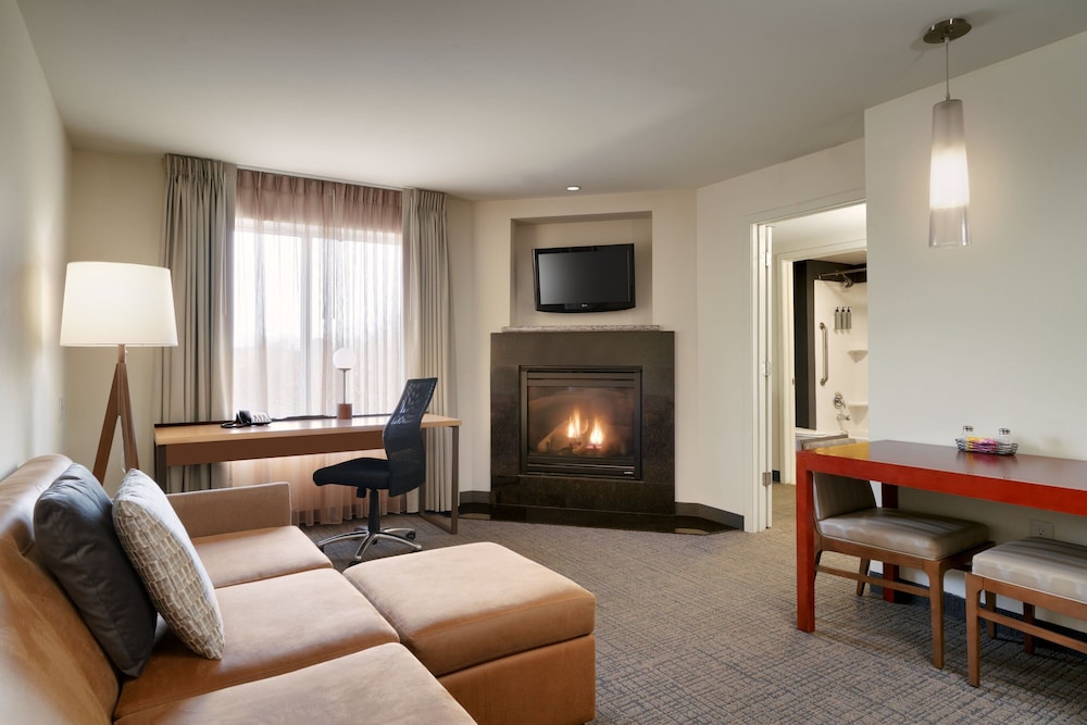 Suite, 1 Bedroom (Mobility Accessible, Roll-In Shower) photo 1