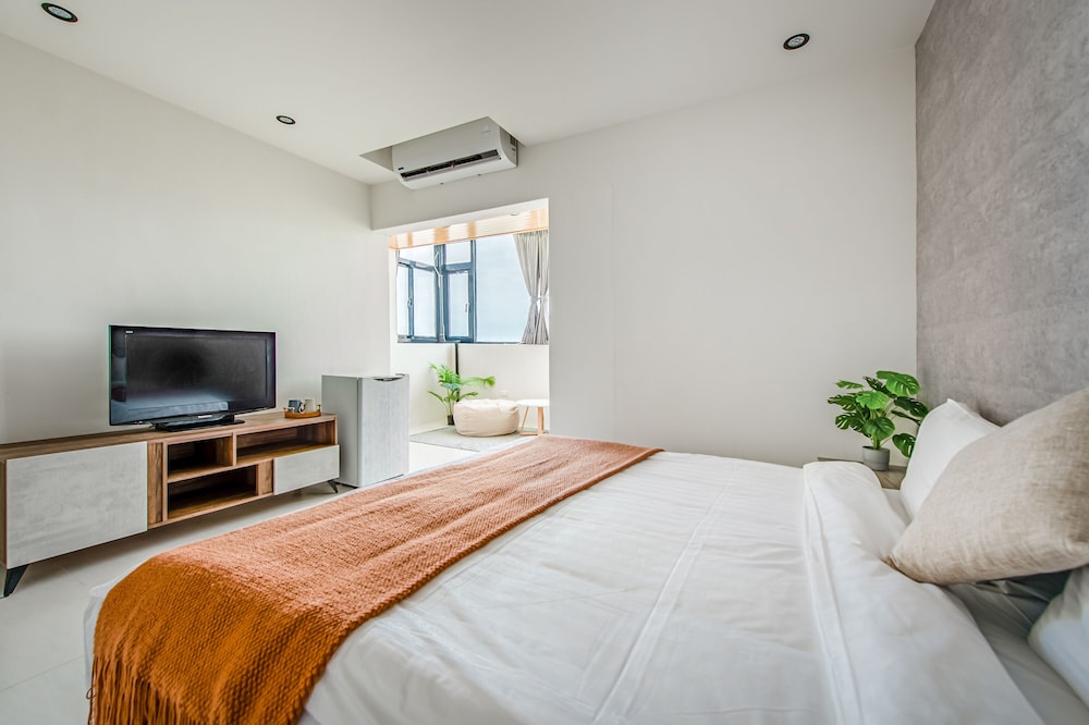Large Double Room - Photo 5