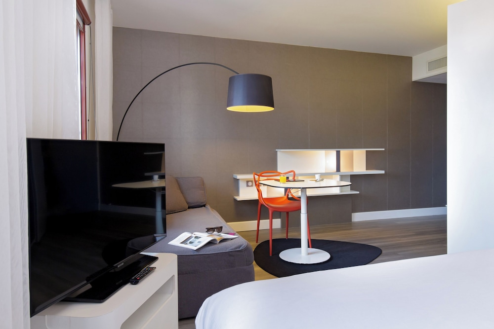 Executive Suite, 1 Double Bed with Sofa bed - Photo 8