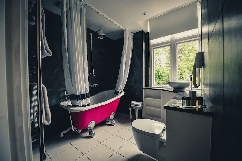 Deluxe Room, 1 Double or 2 Twin Beds - Photo 6