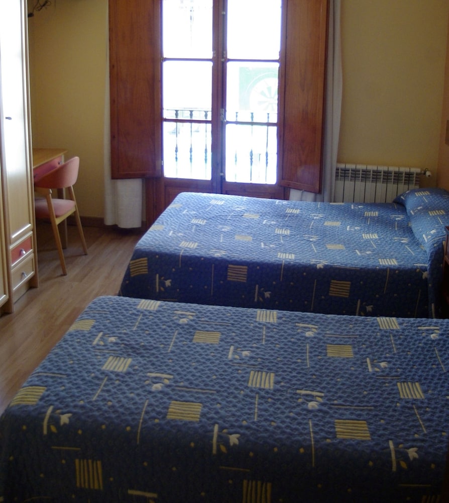 Standard Room, 2 Twin Beds photo 2