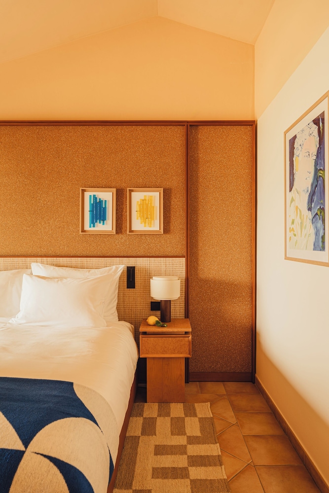 Deluxe with Sea View - Photo 7