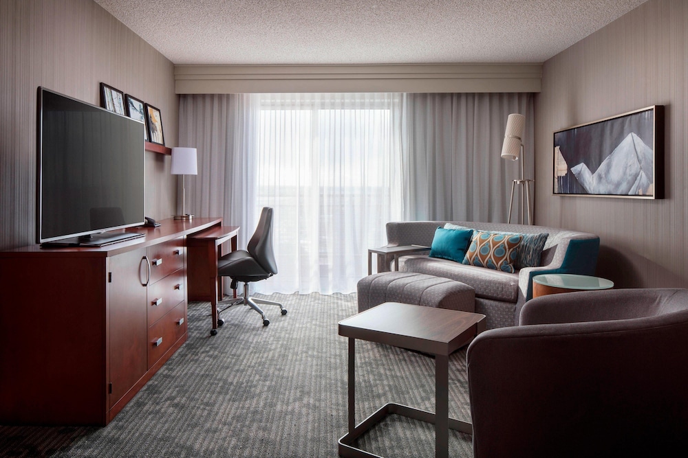 Executive Suite, 1 Bedroom - Photo 4