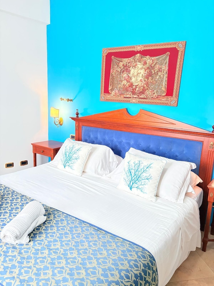 Deluxe Double Room - Photo 1