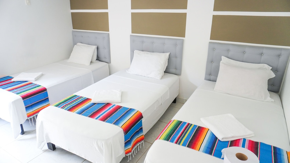 Basic Triple Room, Multiple Beds