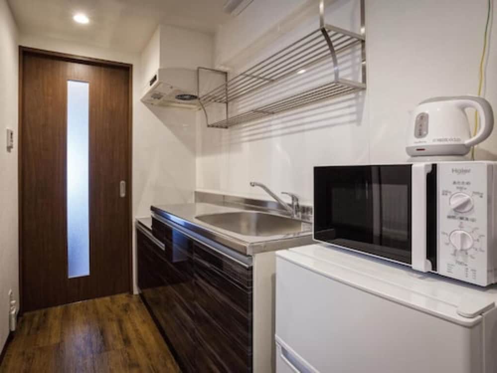 Large Twin Room - Photo 4